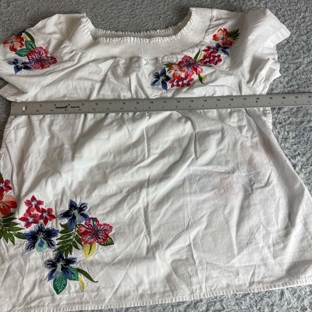 Talbots Petites White Floral Embroidered Smocked Neck Cotton Blouse Top MP - Picture 3 of 9